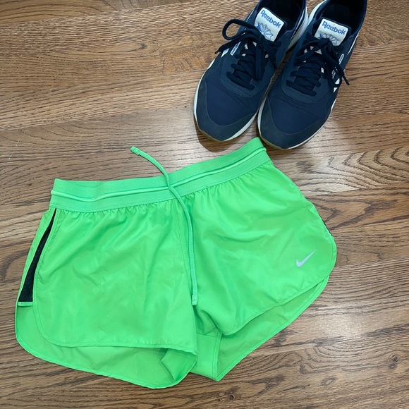 Bundle of 2 Nike active shorts size S - Picture 2 of 15